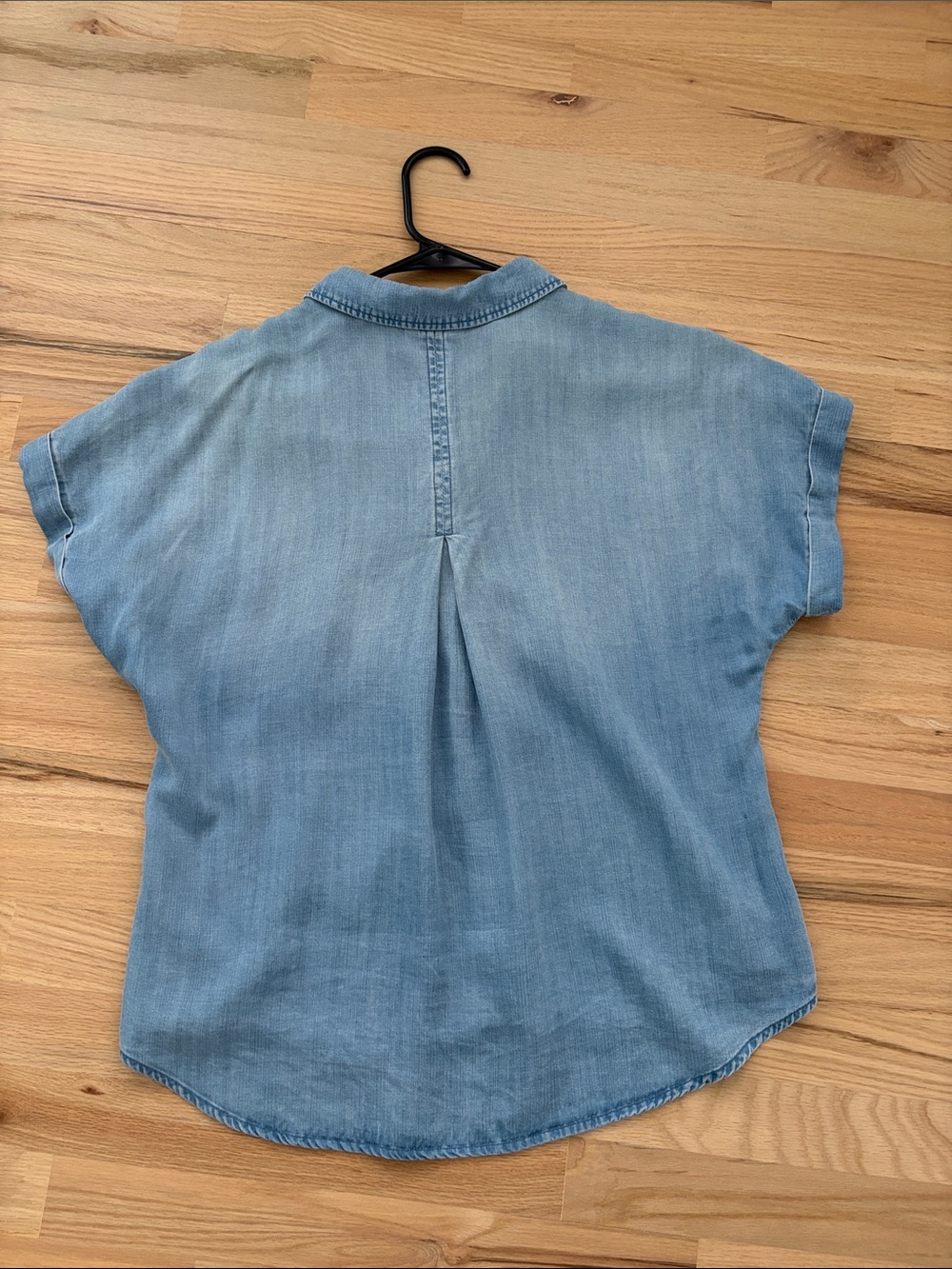 Cloth and Stone cuffed sleeve denim button down shirt - Picture 4 of 4